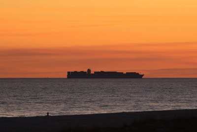 EE5A9434 Inbound Maersk Line after sunset.jpg