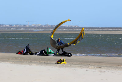 EE5A9734 Kite wrangling.jpg