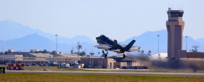 EE5A0835 F-35 Luke AFB touch and go.jpg