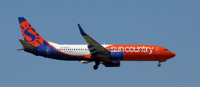 0T5A7630 Sun Country 737-800 N835SY at MB.jpg