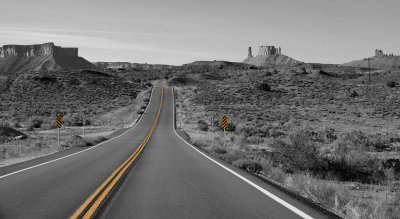 6P5A4224 Approaching Castle Valley BW mix.jpg