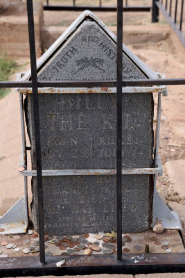 6P5A6813 Billy The Kid grave.jpg