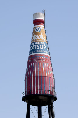 6P5A1017 Worlds largest catsup bottle.jpg