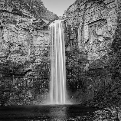 AB9K1325.psd8x8 black & white.jpg