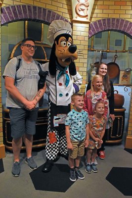 Family With Goofy