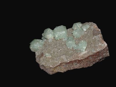 Apophyllit, Stilbit 4 (Ahmednagar Indien) Stein 2.jpg