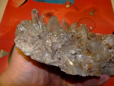 Hands on Bergkristall mit Quarz 5 (Brasilien)