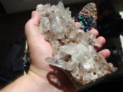 Hands on Bergkristall mit Quarz 7 (Brasilien)