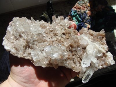 Hands on Bergkristall mit Quarz 8 (Brasilien)