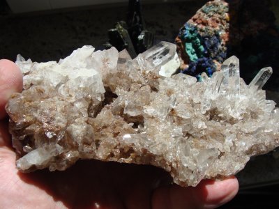 Hands on Bergkristall mit Quarz 10 (Brasilien)