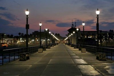 It dawns on the pier
