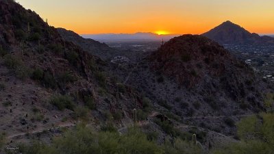 Catching the wonder of a sunrise hike