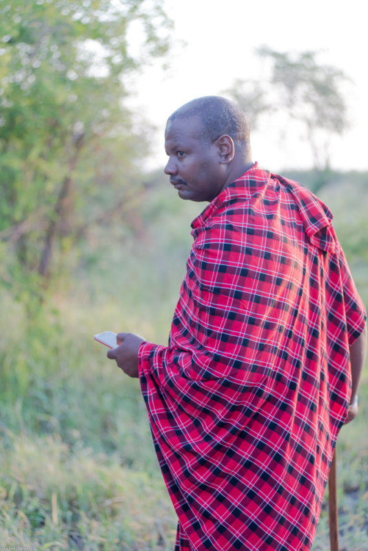 Notre guide masa au lac Burunge. Traditions VS Technologies...