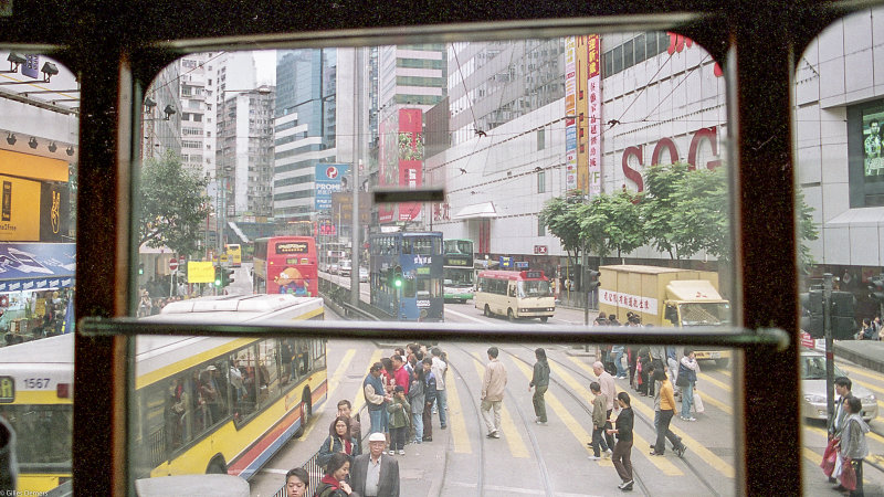 Kowloon vu de l'intrieur d'un tramway  deux tages.