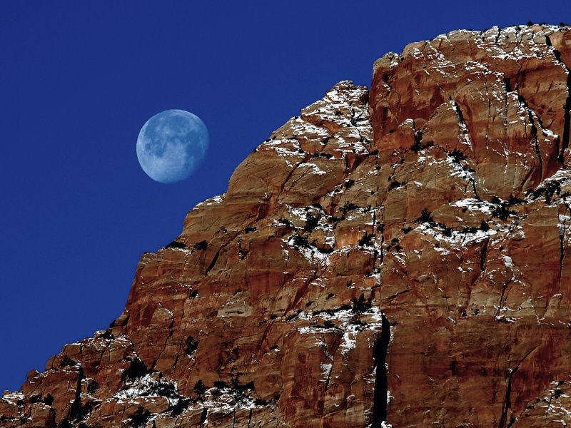 Moonset in Zion NP