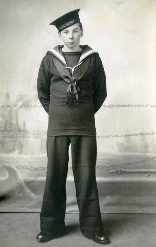 1941, 24TH MAY - HMS HOOD WAS SUNK, HERBERT WILLIAM WELLS WAS ONBOARD AND WAS LOST..jpg