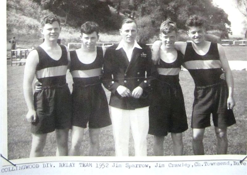 1951-52 - DAVID BRIAN DURNFORD, COLLINGWOOD CLASSES 362 & 363, LT. CDR. CARPENTER, SUB. LT. HATHAWAY, CPOs CHADWICK AND TOWNSEND