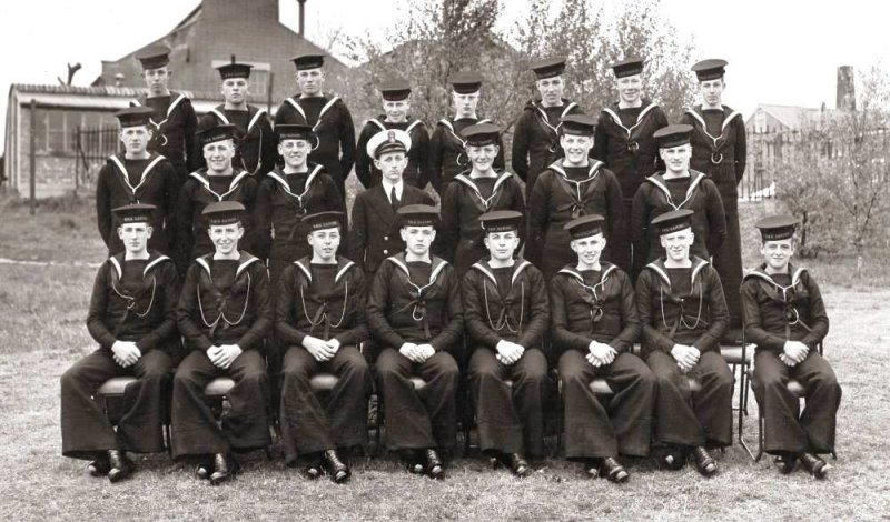 1952, 6TH MAY - ROBERT HANLEY, ANSON DIVISION, I AM CENTRE ROW, 2ND FROM LEFT..jpg