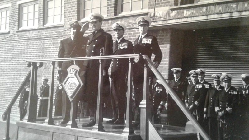 1958-1959 - JOHN POTTER,  201, BUNTINGS CLASS, 201 AND 392 CLASSES GUARD, VISITING COMMODORE TAKING SALUTE WITH CAPT. FRANKS 