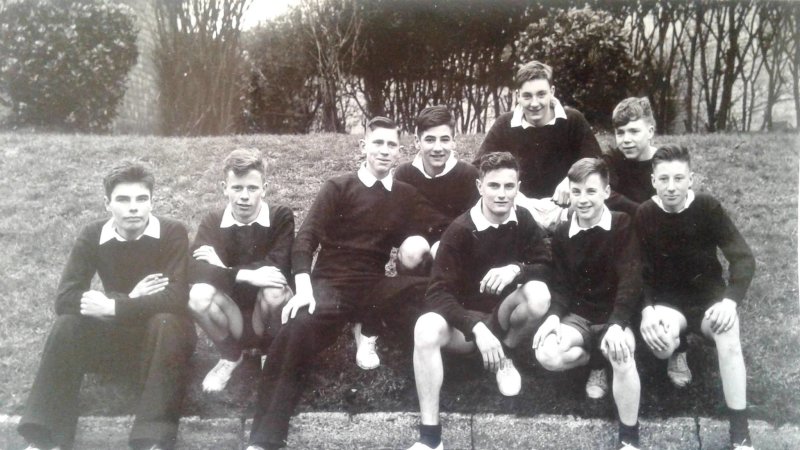 1958-1959 - JOHN POTTER, FROBISHER CROSS COUNTRY TEAM, JAN CORNWALL, MYSELF AND ANDY ANDERSON FRONT RIGHT..jpg
