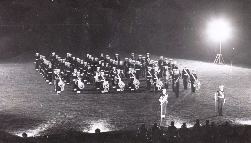 1959, 1ST SEPTEMBER - DAVE SCHULZE, BAND PLAYING WITH R.M.B. IN 1960, I WAS SILVER BUGLER ON LEFT OF 6TH COLUMN FROM FRONT.