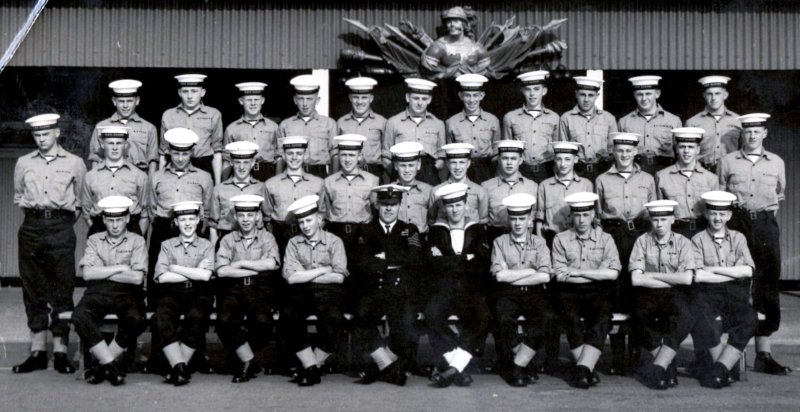 1961, OCTOBER - PAUL LOMAS, ANNEXE, EXPLORER MESS, I AM FAR RIGHT FRONT ROW..jpg