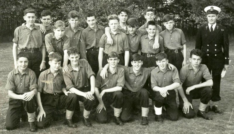 1964 - JOHN GARSIDE, RODNEY, 16 MESS, FIELD GUN PRACTICE. INCLUDES LESLIE HARWOOD CENTRE STANDING FROM 14 MESS..jpg