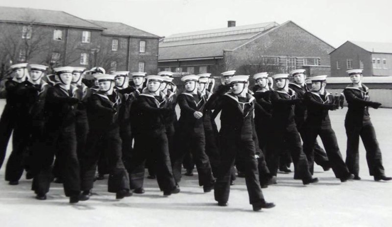 1968, 14TH OCTOBER - ALLAN WILLIAMS, BENBOW, 25 MESS, SUNDAY DIVS, I AM FAR RIGHT..jpg