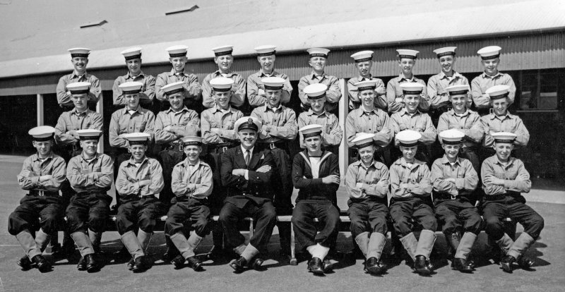 1956, APRIL - AUBREY WOOD, 98 RECR., JELLICO, 2 MESS, CHIEF TEL. POTTS, INSTR. BOY PHILLIPS, I AM FRONT ROW 2ND FROM RIGHT.