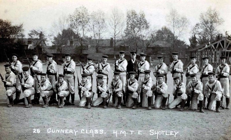 DATE UNKNOWN - 28 GUNNERY CLASS..jpg