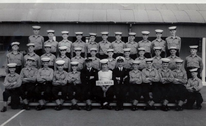 1969, 15TH SEPTEMBER - PETER FISHER, ANNEXE BULWARK MESS, ME KNEELING FRONT LEFT.