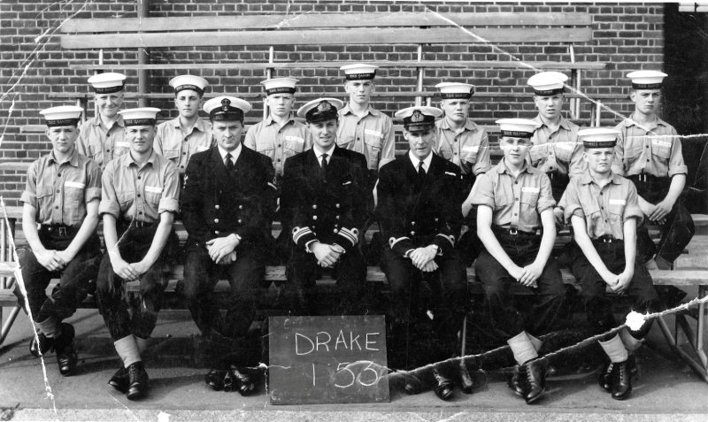 MICHAEL DAVID TOWNSEND DSM - 1968, AUG, DRAKE, 153 CLASS, LT. CDR. THORPE..jpg