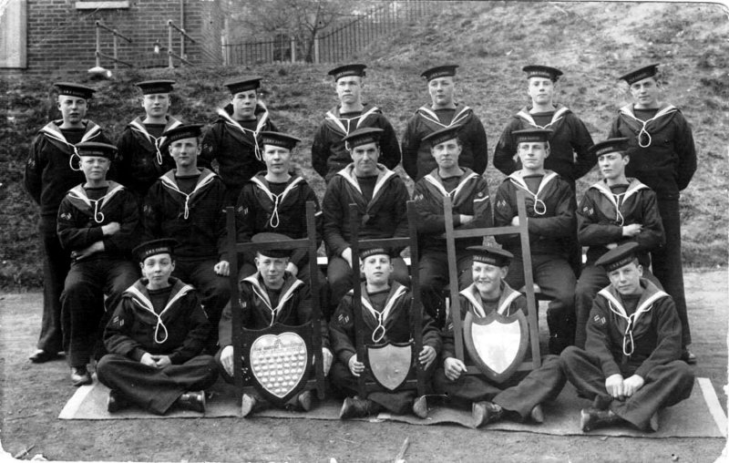 R.H. - DATE UNKNOWN, BUNTINGS CLASS WITH THEIR TROPHIES.jpg