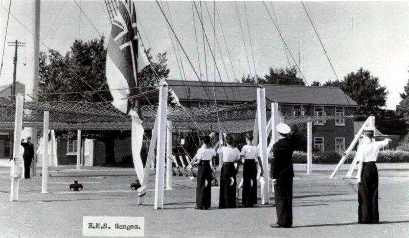 ROBERT HANLEY - COLOURS [DATE CAN BE FOUND ON EARLY PHOTOS BY ROBERT HANLEY].jpg