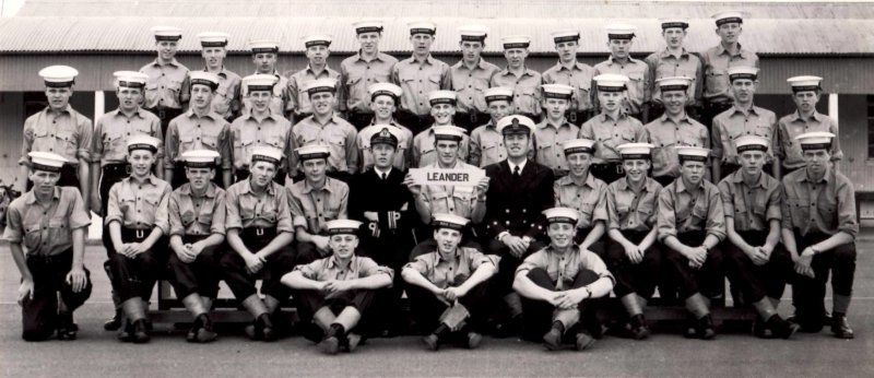 1972, 4th SEPTEMBER - TONY ANGELL, 37 RECR., LEANDER. I AM 3RD ROW UP, 3RD IN FROM RIGHT.