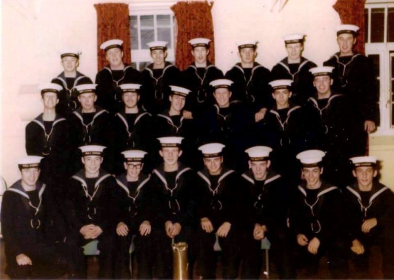 1973, 20TH NOVEMER - FRANKIE DAVE HOWARD, 12 RECR., RESOLUTION, 27 MESS, SBAs,  I AM 2ND RIGHT FRONT ROW.