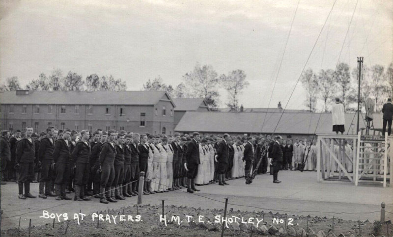 UNDATED - BOYS AT PRAYERS.jpg