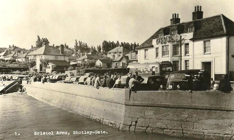 UNDATED - THE BRISTOL ARMS AT SHOTLEY GATE.jpg