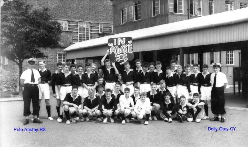 1958, 10TH JUNE - DAVE PARRY, 14 RECR., HAWKE, 47 MESS, 242 CLASS THE MESS GANG