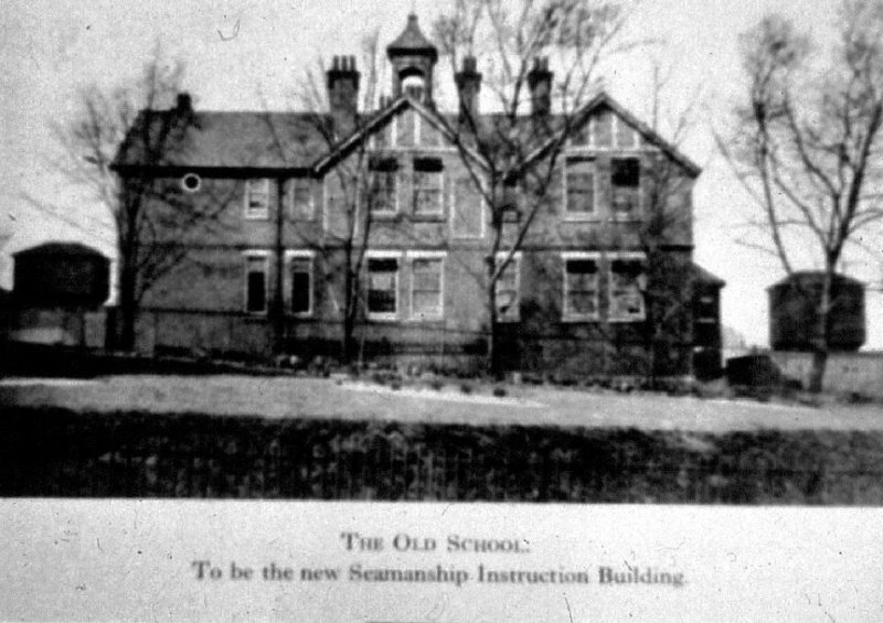 UNTIL 1937 - THE OLD SCHOOL THEN THE SEAMANSHIP BLOCK.JPG