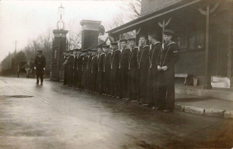 UNDATED - PIPING PARTY, AT MAIN GATE.jpg