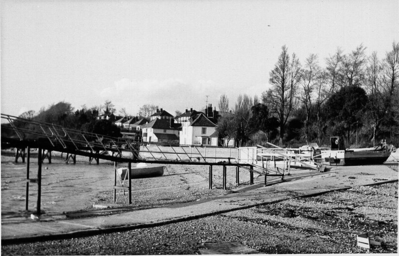 UNDATED - THE BRISTOL ARMS AND THE FORESHORE..jpg