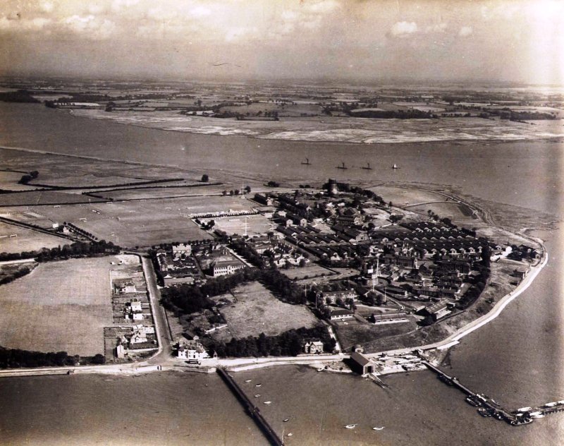 1930s - AERIAL VIEW OF SHOTLEY, STOUR AND ORWELL..jpg