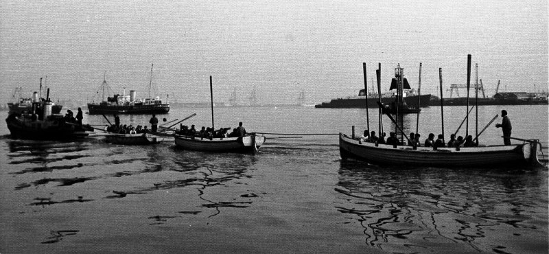 UNDATED - CUTTERS UNDER TOW ON THE STOUR..jpg