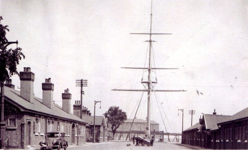 1937 - SHOWING THE ADMIN BLOCK ON THE LEFT OF THE QUARTERDECK..JPG