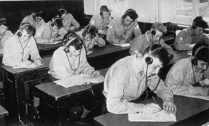 1950s - BOY TELEGRAPHIST'S IN THE CLASSROOM.JPG