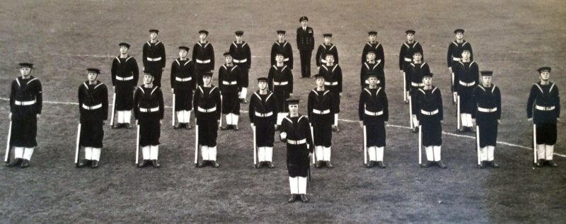 1953, FEBRUARY - ALAN BRACKSTONE, RODNEY, 11 MESS, 293 CLASS,  PO TEL. SID HOGBEN - AT THE REAR.jpg