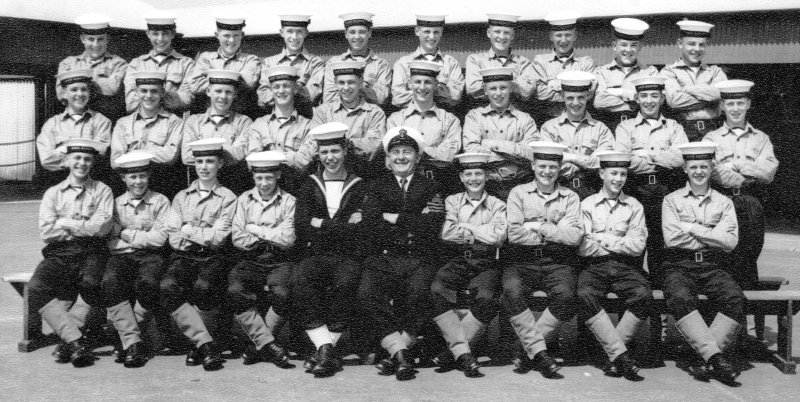 1956 30TH APRIL - DAVID WICKHAM, 98 REC, ANNEXE JELLICO 1 MESS, INSTR. YEO. LAW, INSTR. BOY LETTS, I AM 4TH FROM LEFT BACK ROW