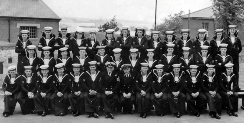 1954, 4TH JANUARY - GRAHAM MAY, GRENVILLE 373 CLASS, I AM FRONT ROW 1ST RIGHT.jpg