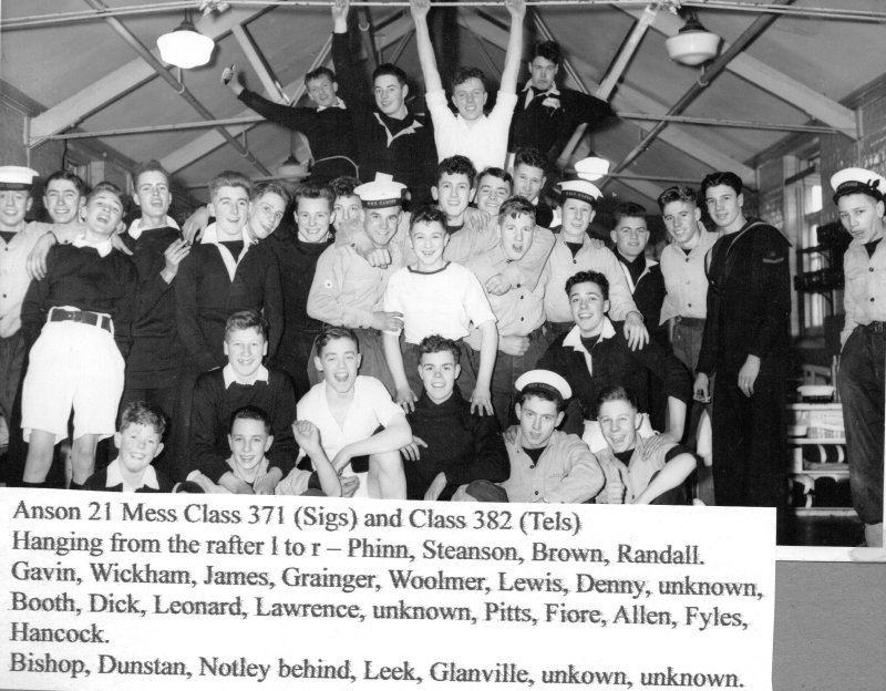 1956-57 - DAVID WICKHAM, ANSON, 21 MESS, 371 CLASS BUNTINGS, 282 CLASS SPARKERS, NAMES ON IMAGE.jpg